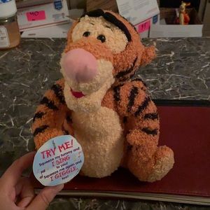 Vintage Sing ‘n Giggle Tigger
